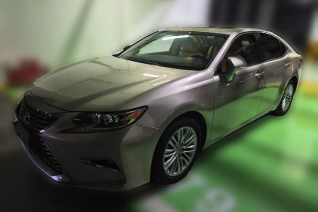 Lexus ES 2015 200 Elite Edition مستعملة