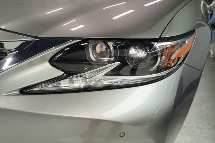 Used Lexus ES 2015 300h Comfort Edition Left Front Headlight