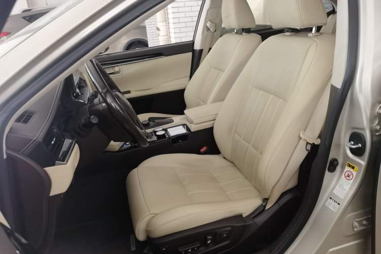 Used Lexus ES 2015 200 Comfort Edition Left Front Seat