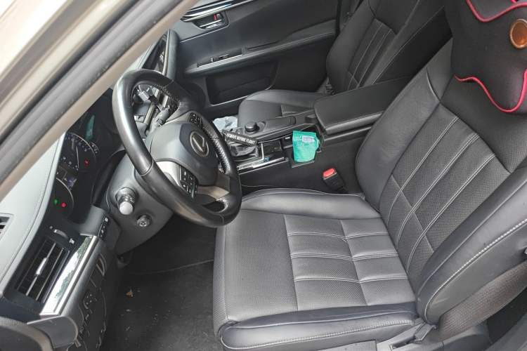 Used Lexus ES 2015 300h Comfort Edition Left Front Seat