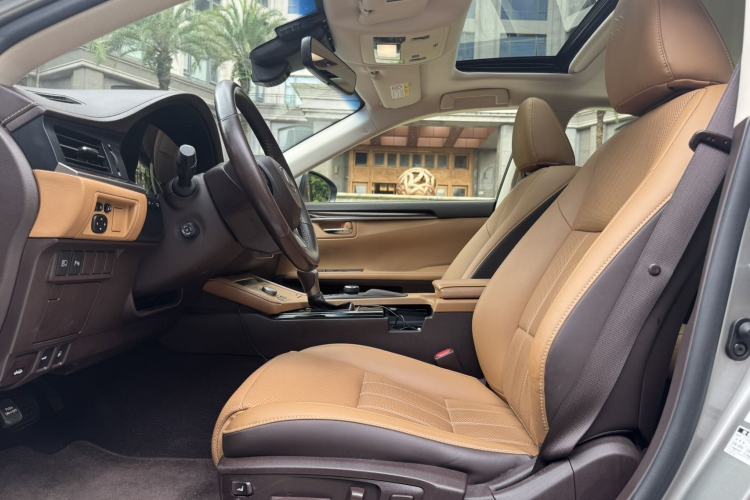 Used Lexus ES 2015 300h Comfort Edition Left Front Seat