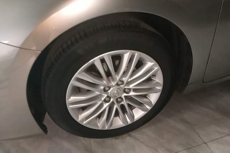 Used Lexus ES 2015 200 Elite Edition Left Front Wheel Hub