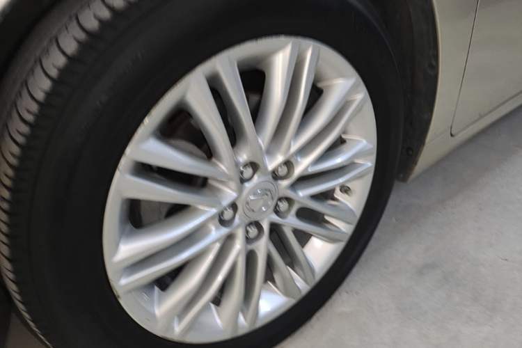 Used Lexus ES 2015 250 Elegant Edition Left Front Wheel Hub