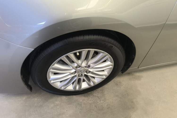 Used Lexus ES 2015 200 Elite Edition Left Front Wheel Hub