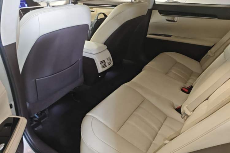 Used Lexus ES 2015 200 Elite Edition Left Rear Seat