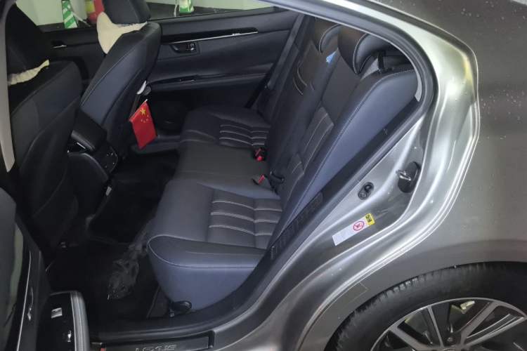 Used Lexus ES 2015 300h Comfort Edition Left Rear Seat