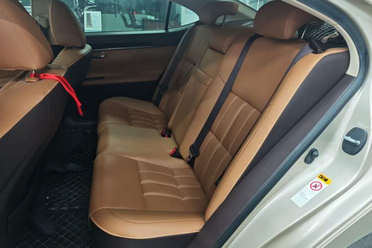 Used Lexus ES 2015 200 Elite Edition Left Rear Seat