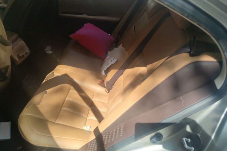 Used Lexus ES 2015 300h Comfort Edition Left Rear Seat