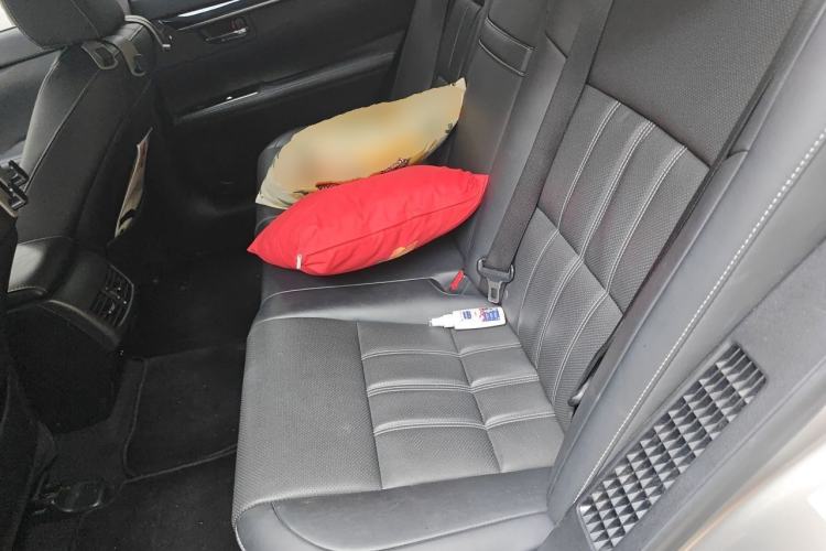 Used Lexus ES 2015 300h Comfort Edition Left Rear Seat