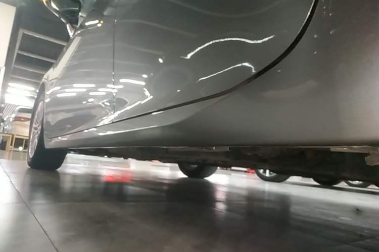 Used Lexus ES 2015 200 Elite Edition Left Side Sill