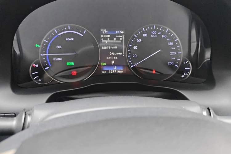 Used Lexus ES 2015 300h Comfort Edition Odometer Close Up