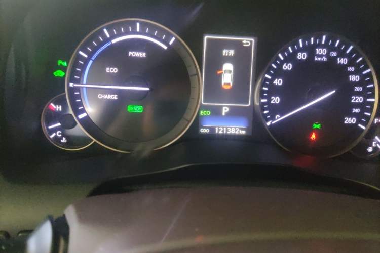 Used Lexus ES 2015 300h Comfort Edition Odometer Close Up