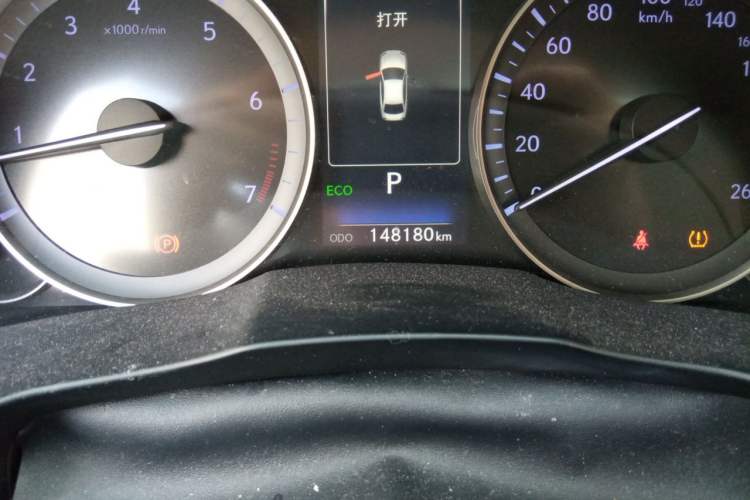 Used Lexus ES 2015 200 Elite Edition Odometer Close Up