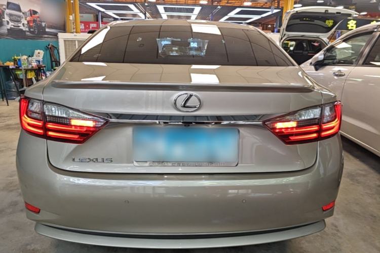 Used Lexus ES 2015 200 Elite Edition Rear