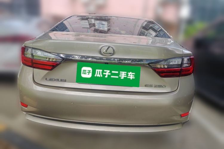 Used Lexus ES 2015 250 Elegant Edition Rear