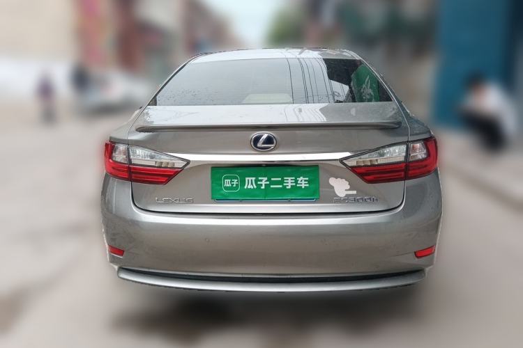 Used Lexus ES 2015 300h Comfort Edition Rear