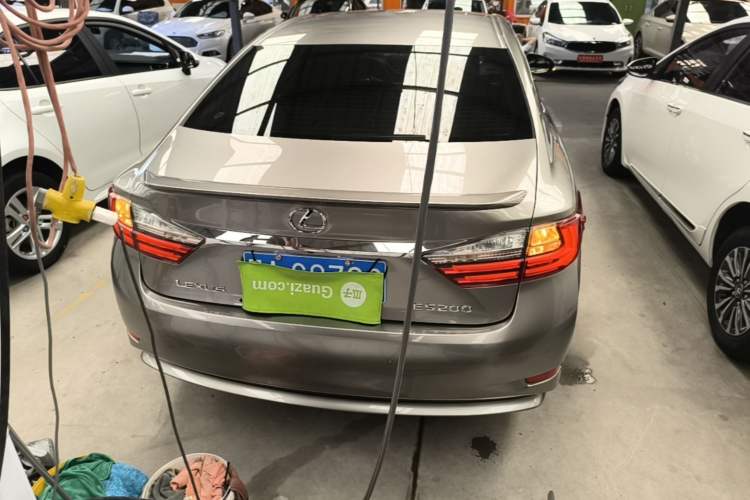 Used Lexus ES 2015 200 Elite Edition Rear