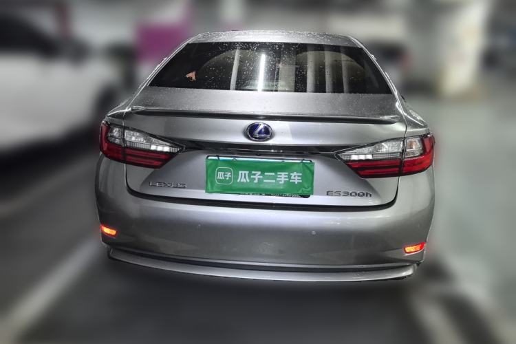 Used Lexus ES 2015 300h Comfort Edition Rear