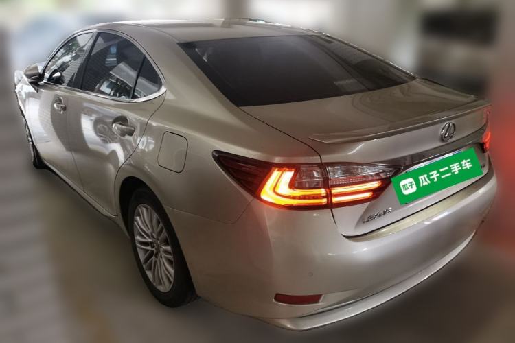Used Lexus ES 2015 200 Comfort Edition Rear Left 45 Deg