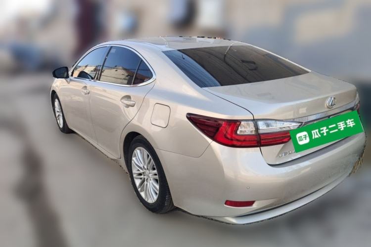 Used Lexus ES 2015 250 Elegant Edition Rear Left 45 Deg