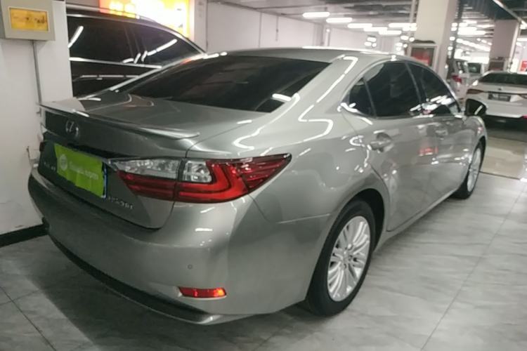 Used Lexus ES 2015 200 Elite Edition Rear Right 45 Deg