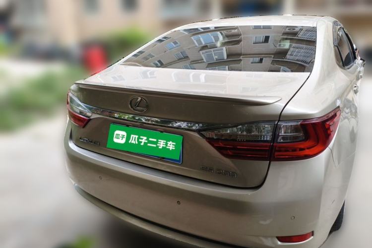 Used Lexus ES 2015 200 Comfort Edition Rear