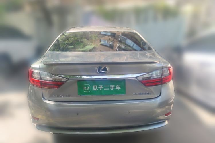 Used Lexus ES 2015 300h Comfort Edition Rear