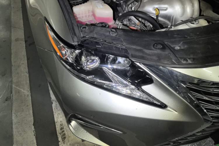 Used Lexus ES 2015 300h Comfort Edition Right Front Headlight
