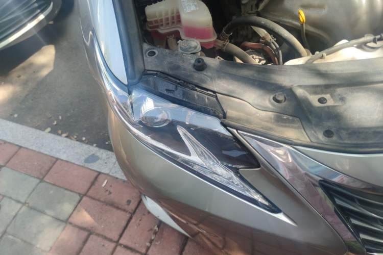 Used Lexus ES 2015 300h Comfort Edition Right Front Headlight
