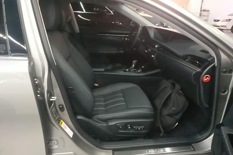 Used Lexus ES 2015 200 Elite Edition Right Front Seat