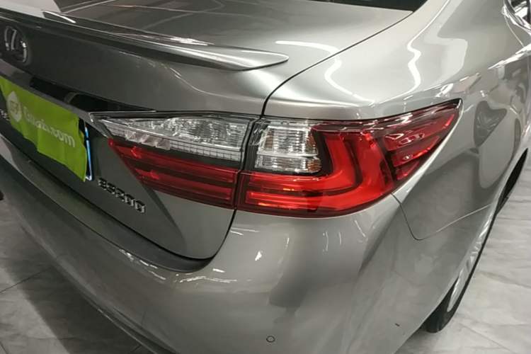 Used Lexus ES 2015 200 Elite Edition Right Rear Taillight