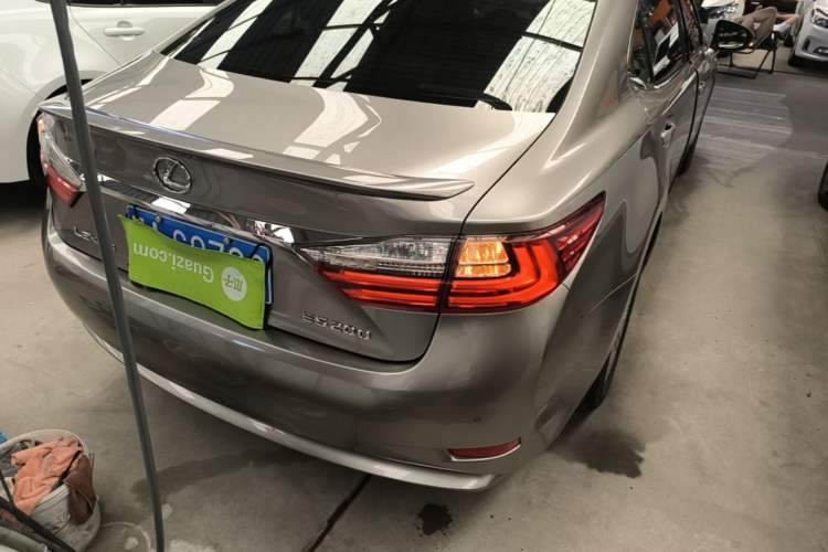 Used Lexus ES 2015 200 Elite Edition Right Rear Taillight