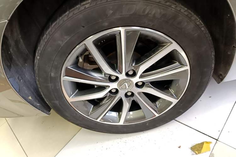 Used Lexus ES 2015 300h Comfort Edition Right Rear Wheel Hub