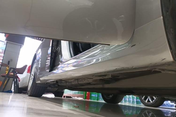 Used Lexus ES 2015 200 Elite Edition Right Side Sill