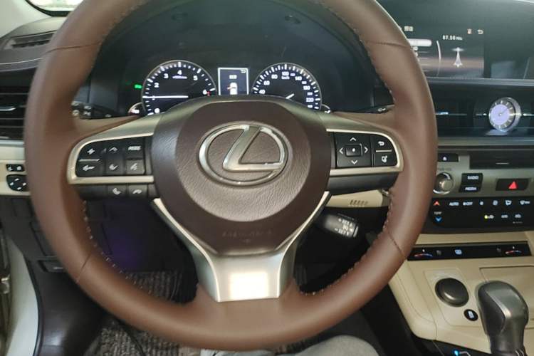 Used Lexus ES 2015 250 Elegant Edition Steering Wheel