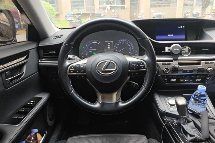 Used Lexus ES 2015 300h Comfort Edition Steering Wheel