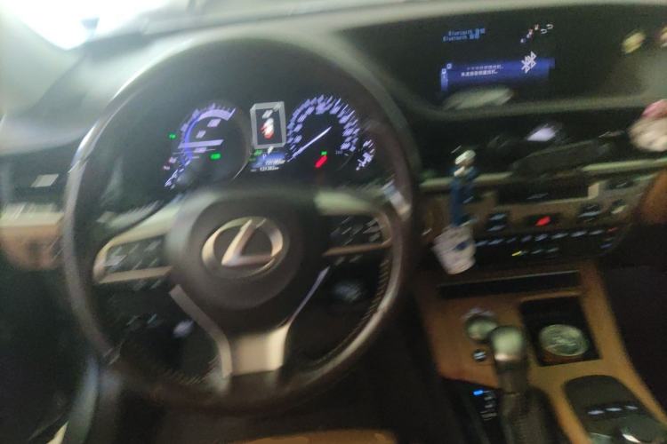 Used Lexus ES 2015 300h Comfort Edition Steering Wheel