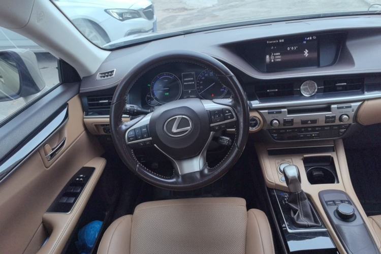 Used Lexus ES 2015 300h Comfort Edition Steering Wheel