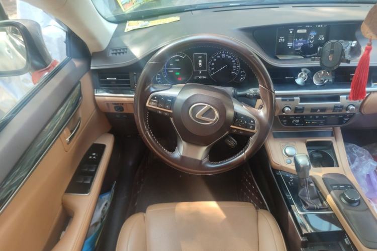 Used Lexus ES 2015 300h Comfort Edition Steering Wheel