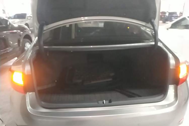 Used Lexus ES 2015 200 Elite Edition Trunk