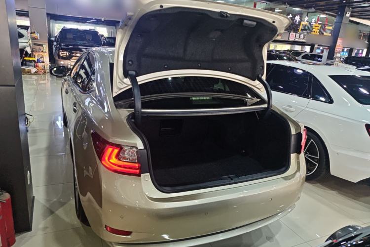 Used Lexus ES 2015 200 Elite Edition Trunk