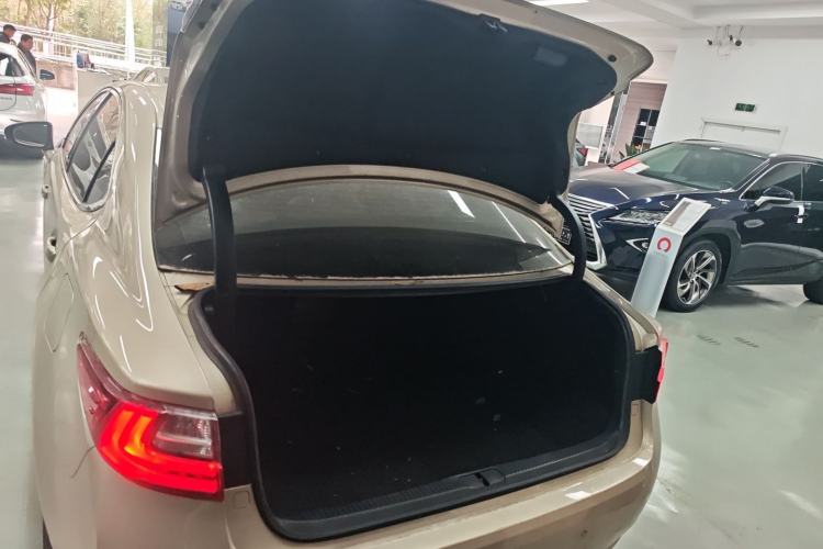 Used Lexus ES 2015 200 Elite Edition Trunk