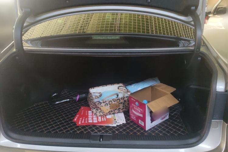 Used Lexus ES 2015 300h Comfort Edition Trunk