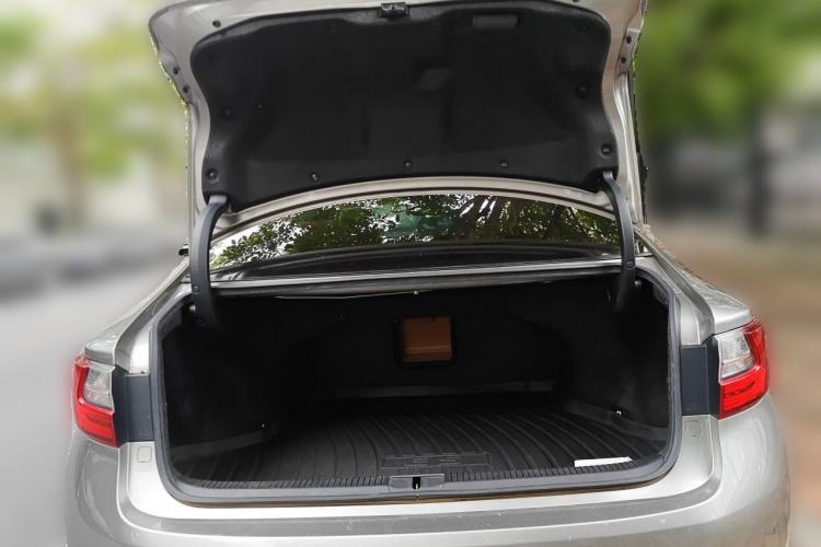 Used Lexus ES 2015 200 Elite Edition Trunk