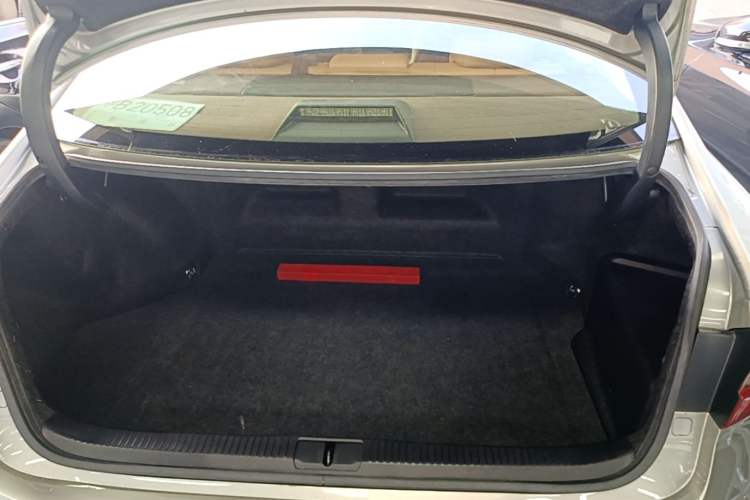 Used Lexus ES 2015 300h Comfort Edition Trunk