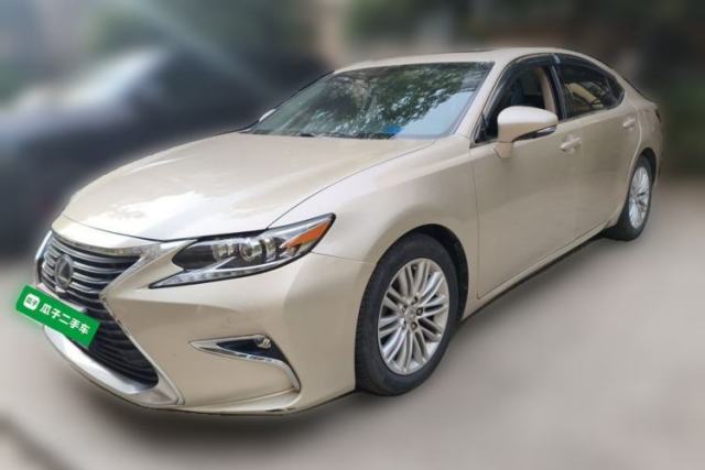 Ojetý Lexus ES 2015 200 Comfort Edition