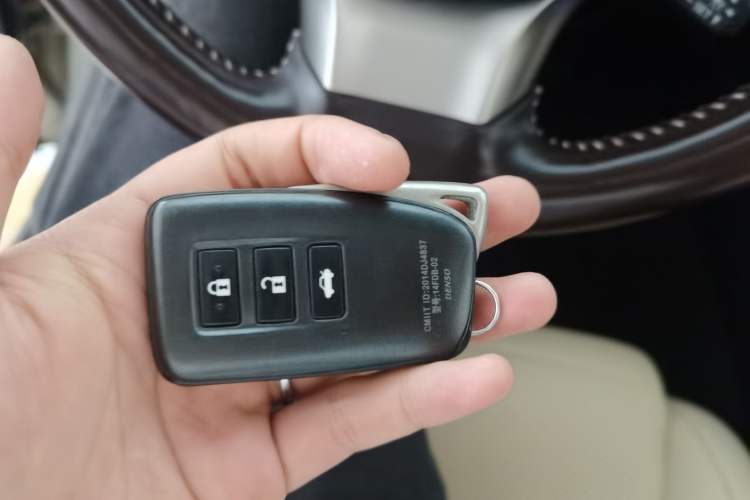 Used Lexus ES 2015 200 Comfort Edition Vehicle Key