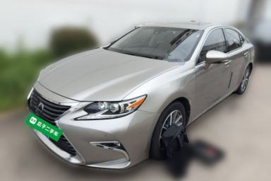 Used Lexus ES 2015 300h Comfort Edition