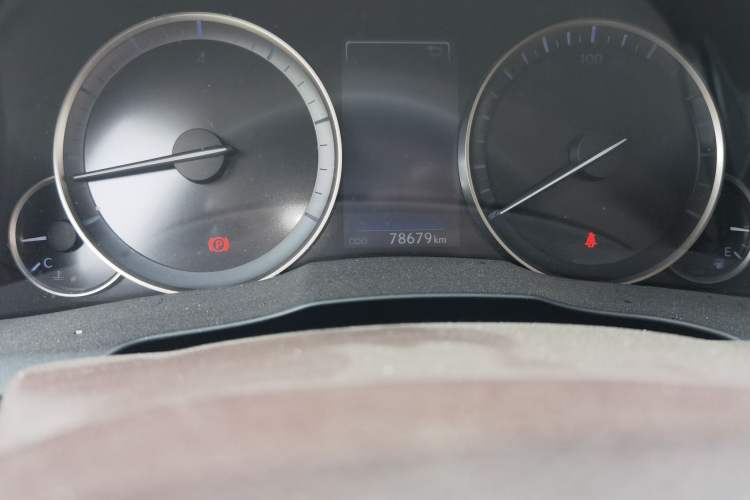 Used Lexus ES 2015 200 Elite Edition Odometer Close Up