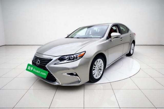 Ojetý Lexus ES 2015 200 Elite Edition